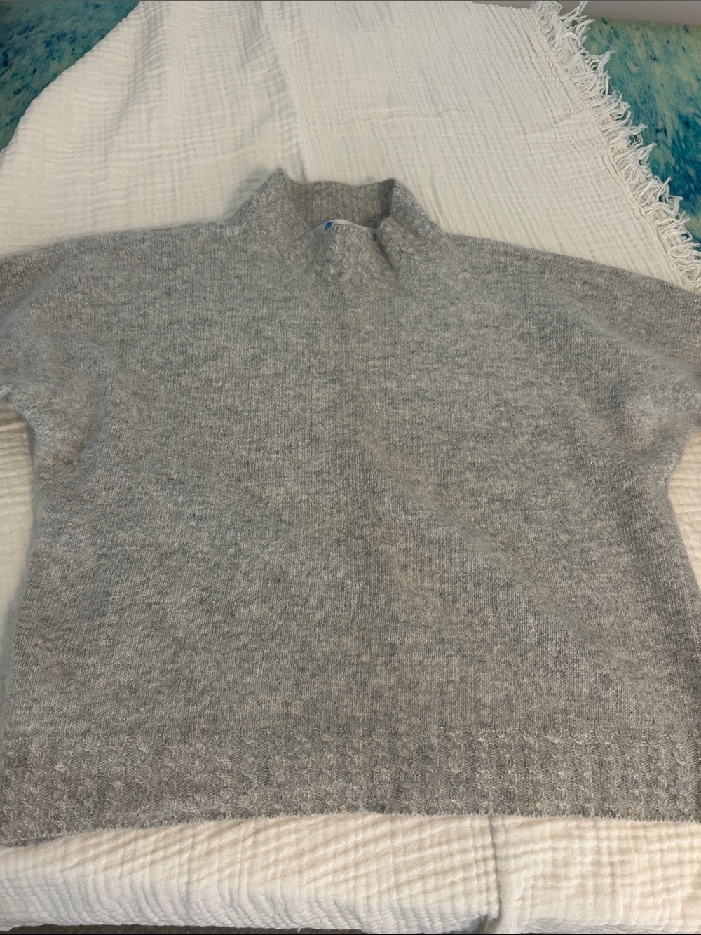 Vintage Chais Light Gray Mock Neck Short Sleeve Sweater